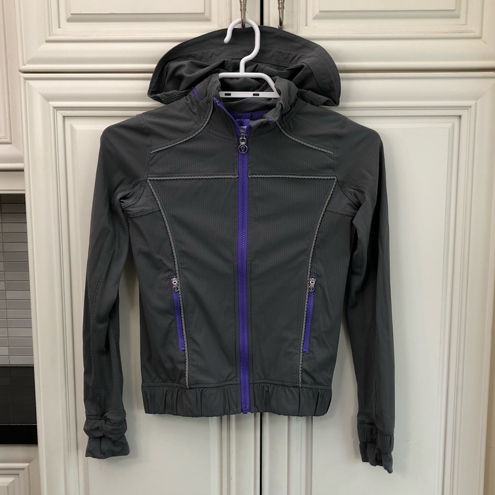 RARE Ivivva girl’s hooded jacket with reflective strips